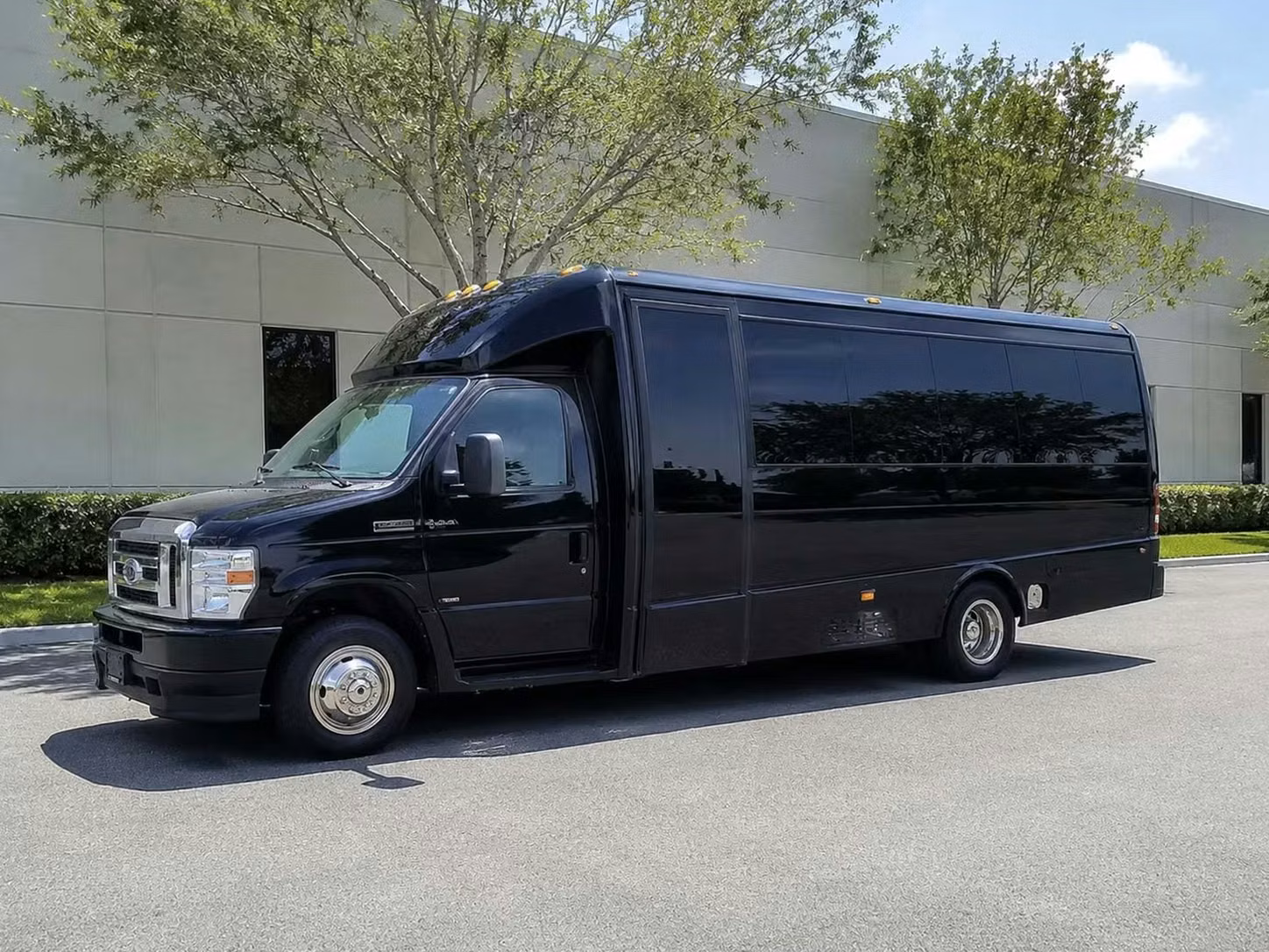 westfield 18 passenger minibus rental