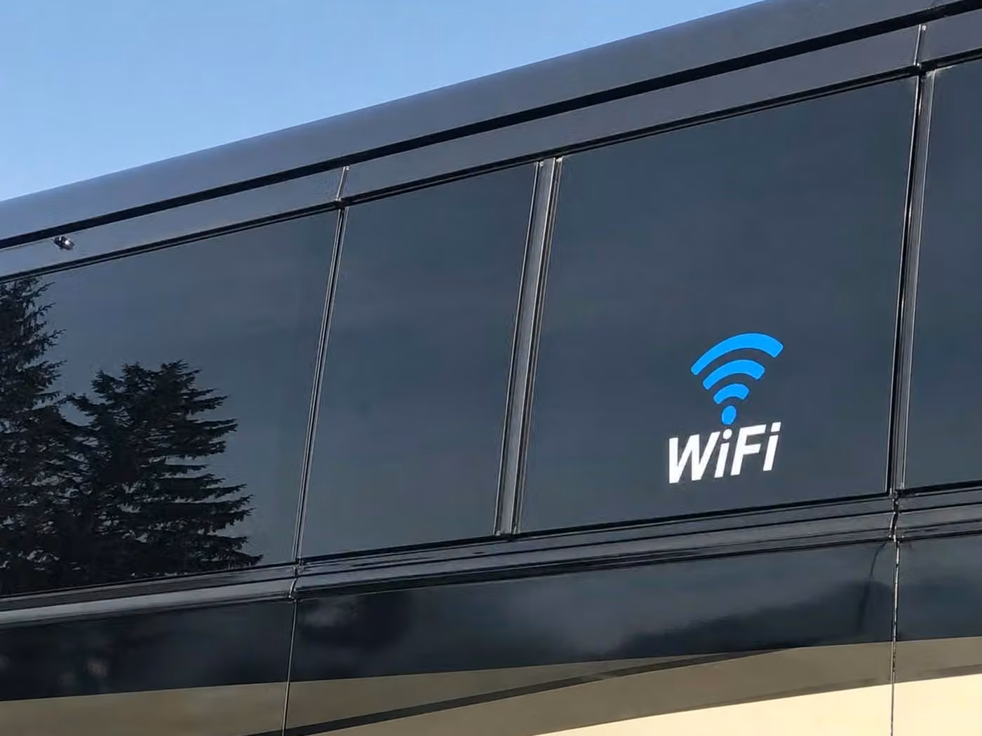 westfield 20 passenger minibus wifi