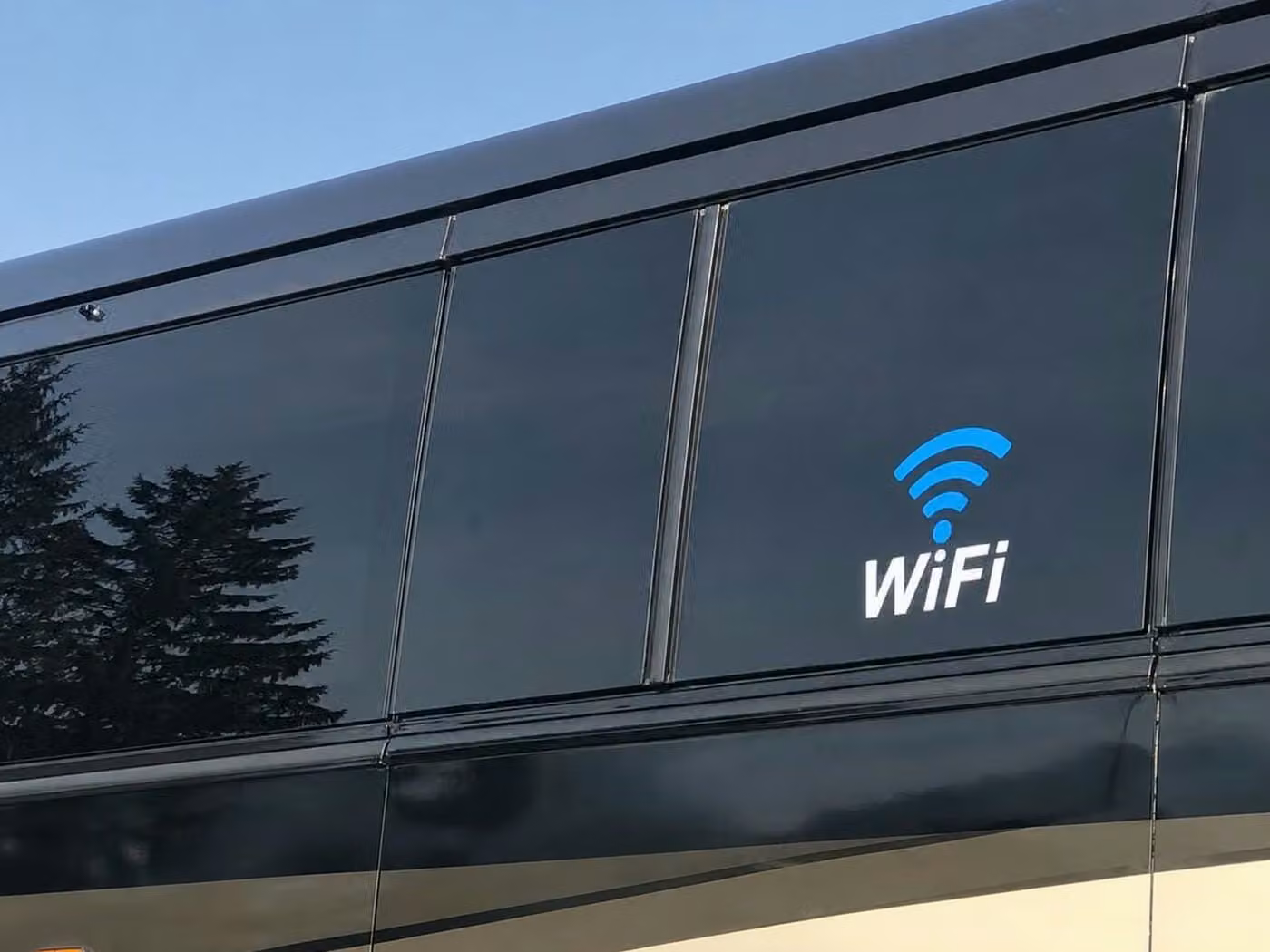 westfield 25 passenger minibus wifi